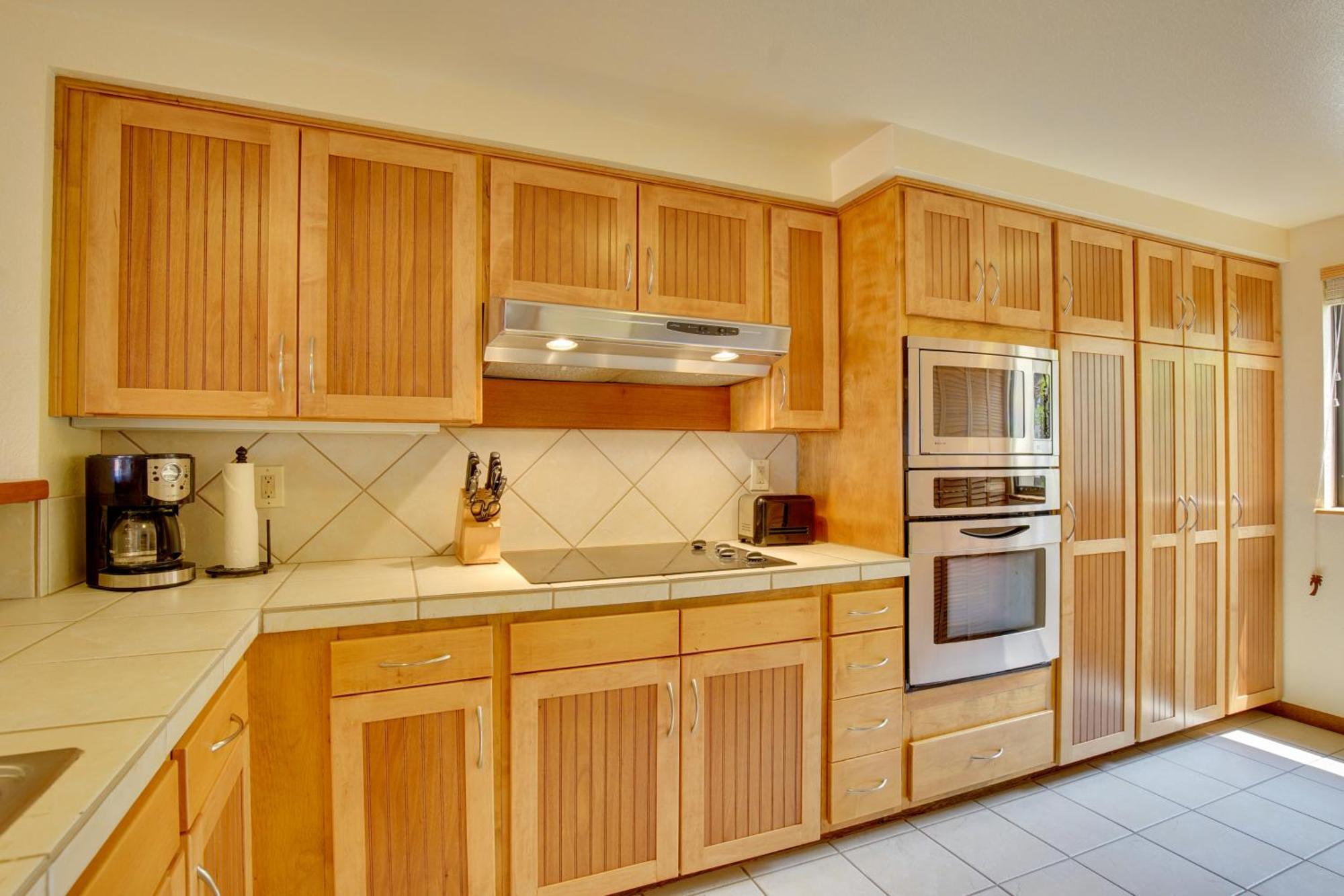 Apartment With Access And Ocean View! Kailua-Kona